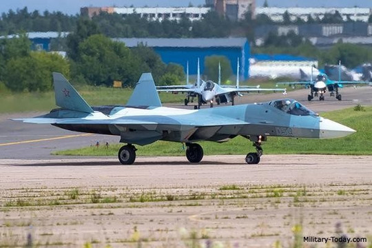 Nga tăng tốc sản xuất siêu chiến đấu cơ Su-57
