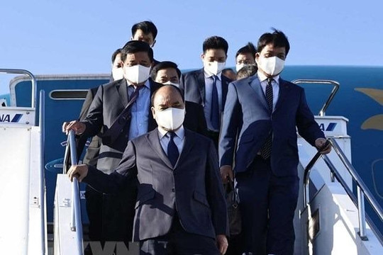 Chủ tịch nước tới Tokyo, bắt đầu dự Lễ Quốc tang cố Thủ tướng Nhật