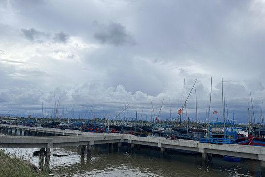 Siêu bão Noru: Bình Định – Phú Yên còn 102 tàu trong vùng nguy hiểm