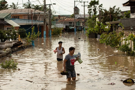 5 nhân viên cứu hộ Philippines thiệt mạng vì bão Noru