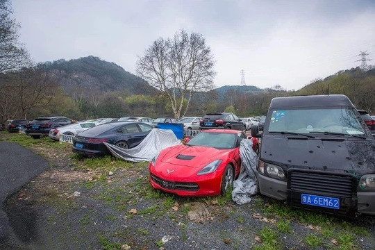 'Nghĩa địa siêu xe' ở Trung Quốc, nơi Bentley, Rolls-Royce bị vứt bỏ hoen gỉ