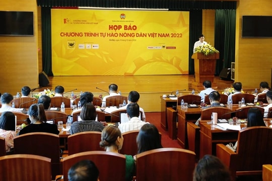 Tôn vinh 100 nông dân xuất sắc năm 2022