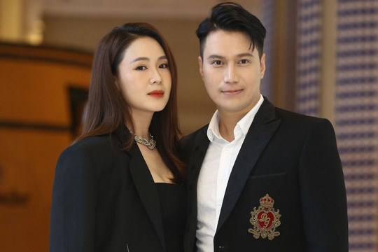 Việt Anh lần thứ 3 làm chồng Hồng Diễm nhưng vẫn không có nổi một cảnh hôn