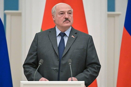 Tổng thống Lukashenko nói Ukraine đưa 15.000 quân đến biên giới Belarus