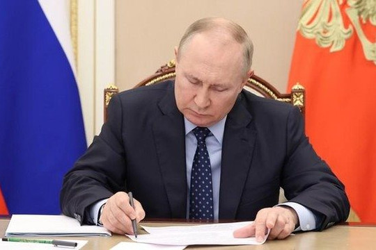 Tổng thống Putin ký thành luật hiệp ước sáp nhập 4 vùng ly khai của Ukraine