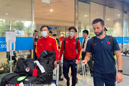 Tuyển futsal Việt Nam về nước sau hành trình tại giải futsal Châu Á 2022