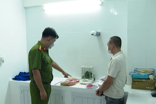 Bắt giữ kẻ vận chuyển gần 1,2kg ma tuý từ Quảng Trị vào Huế
