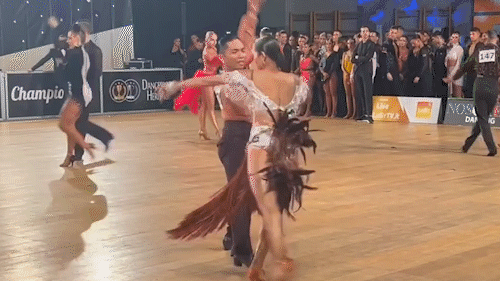Uyển chuyển với điệu Rumba, Kiện tướng Thu Hương - Phan Hiển được chấm nhất tuyệt đối