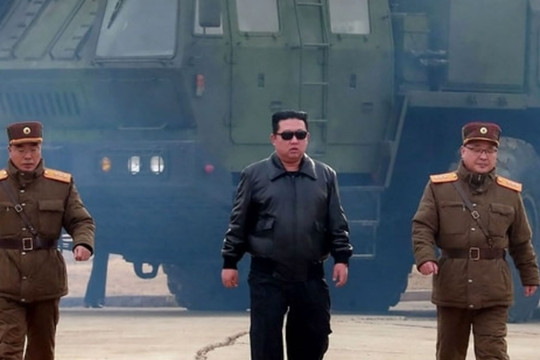 Ông Kim Jong-un giám sát huấn luyện quân sự hạt nhân chiến thuật