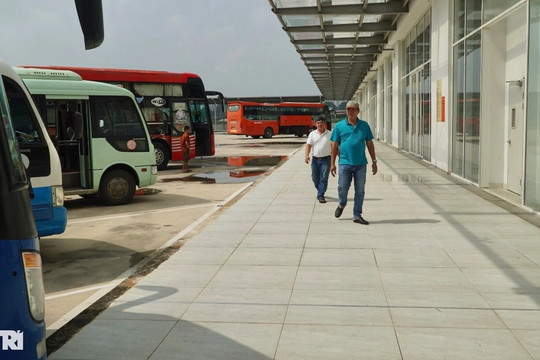 Bến xe Miền Đông mới vắng khách trong ngày đầu tăng tuyến hoạt động