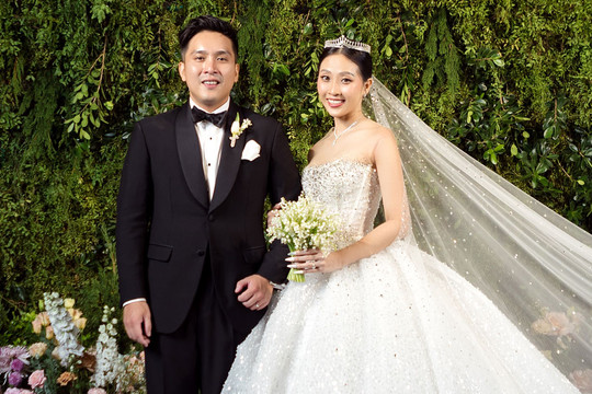MC Liêu Hà Trinh nói lời ngôn tình với chồng doanh nhân trong đám cưới