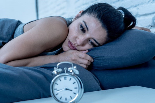 5 thói quen ăn uống có thể dẫn đến tình trạng mất ngủ kéo dài