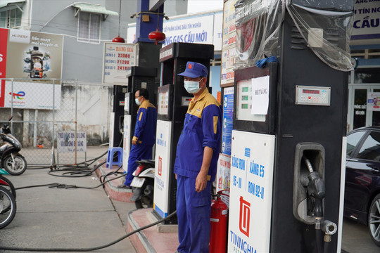 Xăng dầu tăng giá, nhiều cây xăng ở Đồng Nai vẫn không có xăng để bán