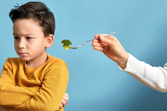 Làm sao để trẻ thích ăn rau?