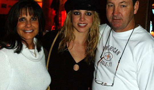 Britney Spears xóa tài khoản sau loạt bài tố bố mẹ đối xử tệ bạc