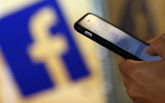 Yêu cầu Facebook, Google gỡ bỏ hơn 860 tài khoản, bài viết, video
