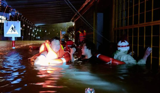 Ít nhất 4 trường hợp tử vong do mưa ngập tại Đà Nẵng
