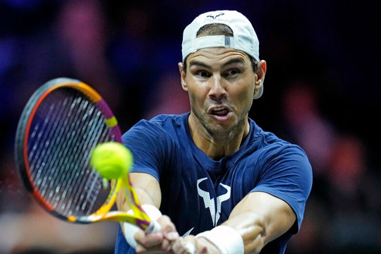 Nadal tích cực tập luyện, chờ đối đầu Djokovic ở Paris Masters