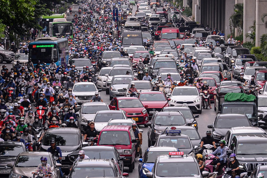 Thu phí ô tô vào nội đô Hà Nội: Nên thí điểm trước khi thực hiện diện rộng