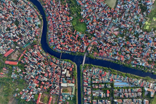 14km "dòng sông chết" Tô Lịch giữa lòng thành phố Hà Nội