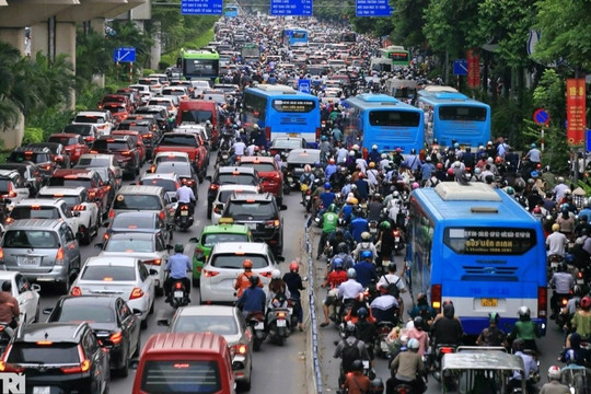 Thí điểm thu phí ô tô vào nội đô Hà Nội từ năm 2024