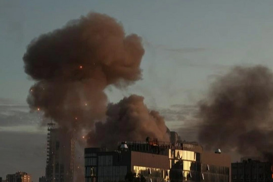 Thủ đô Kiev tan hoang sau màn tấn công của UAV cảm tử Nga