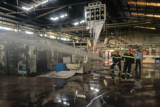 Vụ cháy công ty giày da ở Đồng Nai: Ngăn chặn cháy lan, bảo vệ hơn 2.300m2 xưởng