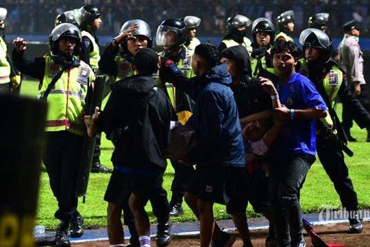 Indonesia sẽ phá dỡ sân vận động nơi xảy ra bạo loạn khiến hơn 100 người thiệt mạng