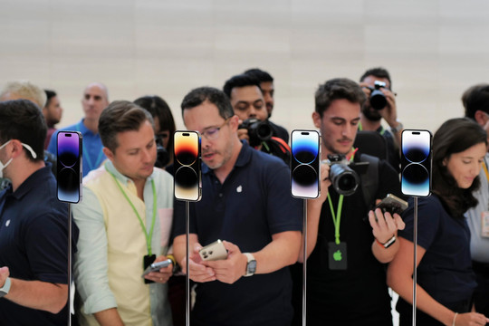 Tin công nghệ 20/10: iPhone 14 xách tay giảm hơn chục triệu đồng