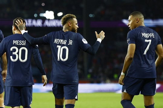 PSG loạn: Cuộc chiến Mbappe và Neymar