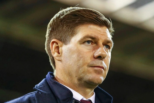 Aston Villa quyết định sa thải HLV Steven Gerrard