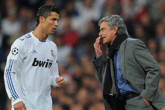 Mourinho ‘dạy’ Ten Hag cách huấn luyện Ronaldo