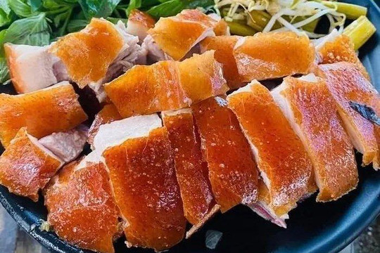 Lợn quay mắc mật, món ngon nổi tiếng nhất xứ Lạng
