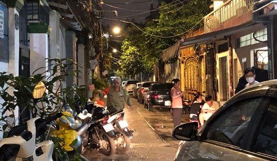 TP HCM: Phá cửa xông vào nhà trọ cứu người đàn ông trong tư thế treo cổ