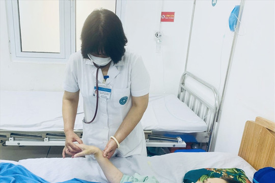 Bệnh nhân ung thư từng bị bệnh viện ở Singapore trả về được cứu sống