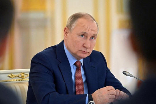 Tổng thống Nga Putin nói vũ khí viện trợ cho Ukraine xuất hiện trên chợ đen