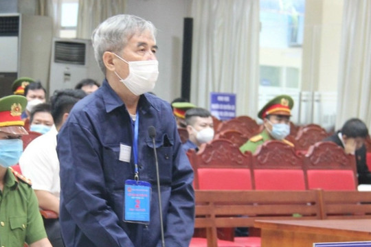 Vụ buôn lậu 200 triệu lít xăng: Có bảo kê mới được đưa xăng vào Việt Nam