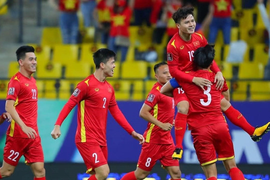 Quang Hải gặp khó trong cuộc đua Quả bóng vàng Việt Nam 2022