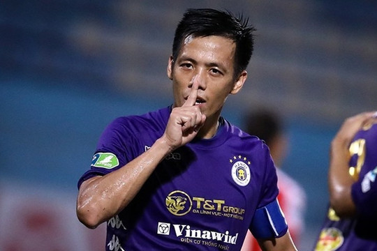 Tiền đạo Văn Quyết gia hạn hợp đồng với Hà Nội FC tới năm 2025