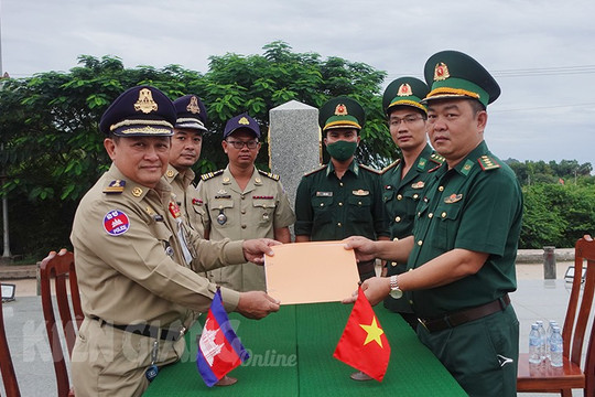 Biên phòng Kiên Giang tiếp nhận 67 công dân Việt Nam từ Campuchia