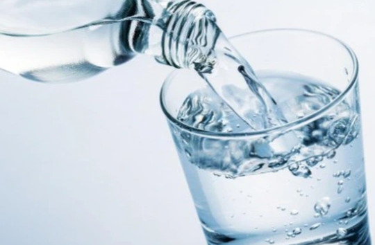 Uống ít nước làm tăng nguy cơ ung thư bàng quang