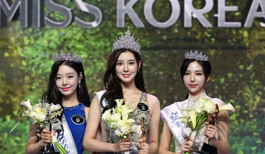 Nữ sinh viên đăng quang Hoa hậu Hàn Quốc 2022