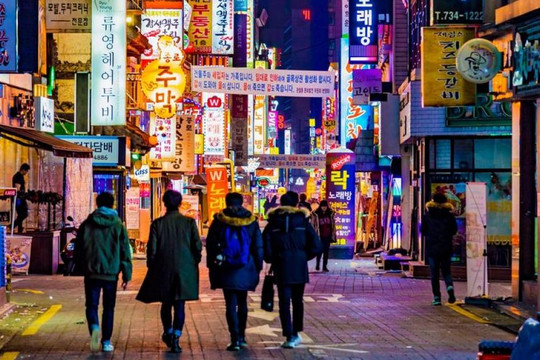 Itaewon: phố Tây không ngủ của Seoul