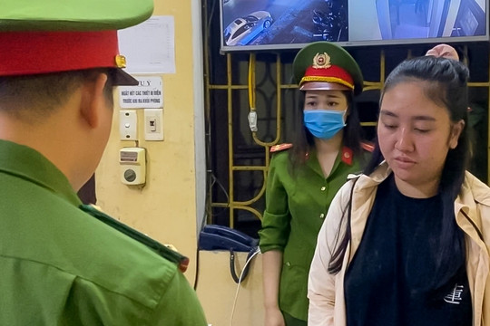 Bắt nữ giám đốc ở Đà Nẵng lợi dụng "chuyến bay giải cứu" để lừa đảo