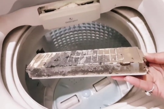 Máy giặt dùng lâu tích đầy xơ vải, làm theo 3 bước này để hết sạch cặn bẩn