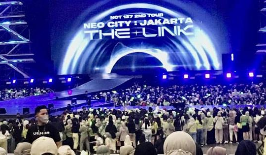NCT 127 phải dừng concert sau khi 30 fan ngất vì chen lấn ngạt thở