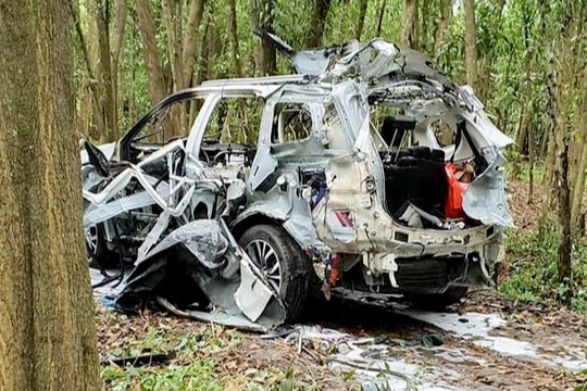 Vụ ô tô cháy nổ ở TPHCM: Tài xế đã tử vong