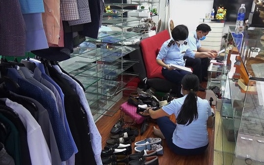 Sau Sài Gòn Square, lại thêm lô hàng 200 triệu nghi giả Louis Vuitton, Gucci, Dior