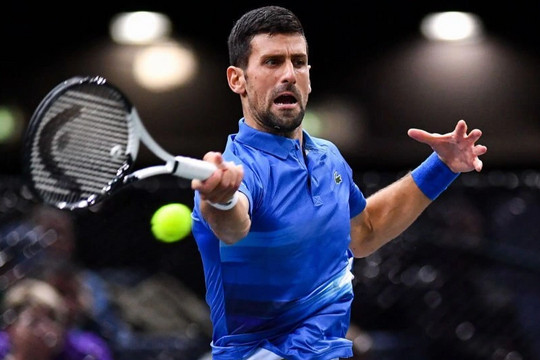 Djokovic tranh cúp vô địch Paris Masters với tay vợt 19 tuổi