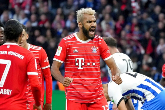 Bayern Munich lên ngôi đầu bảng Bundesliga, Dortmund thắng đậm